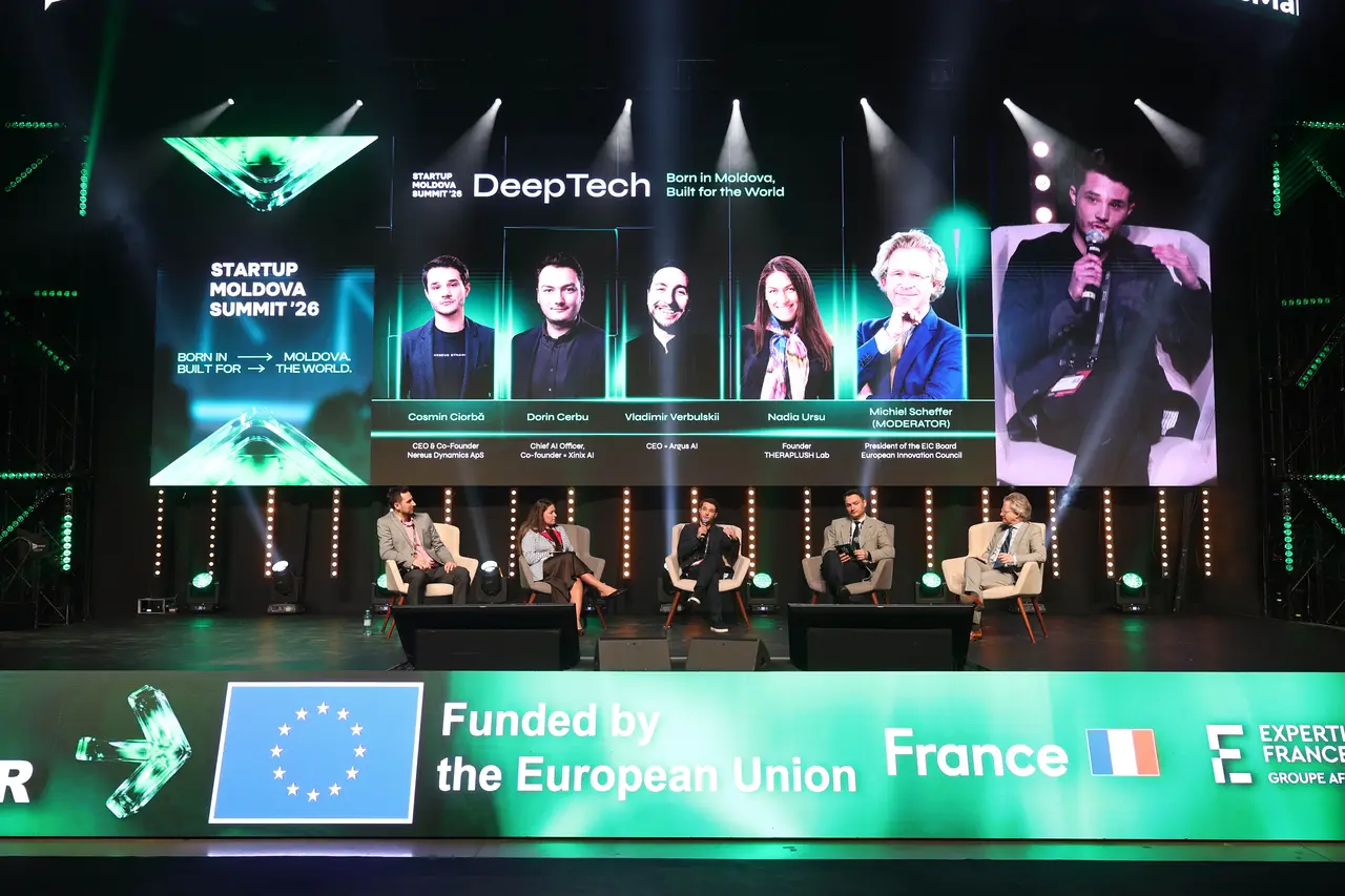Panel on the main stage