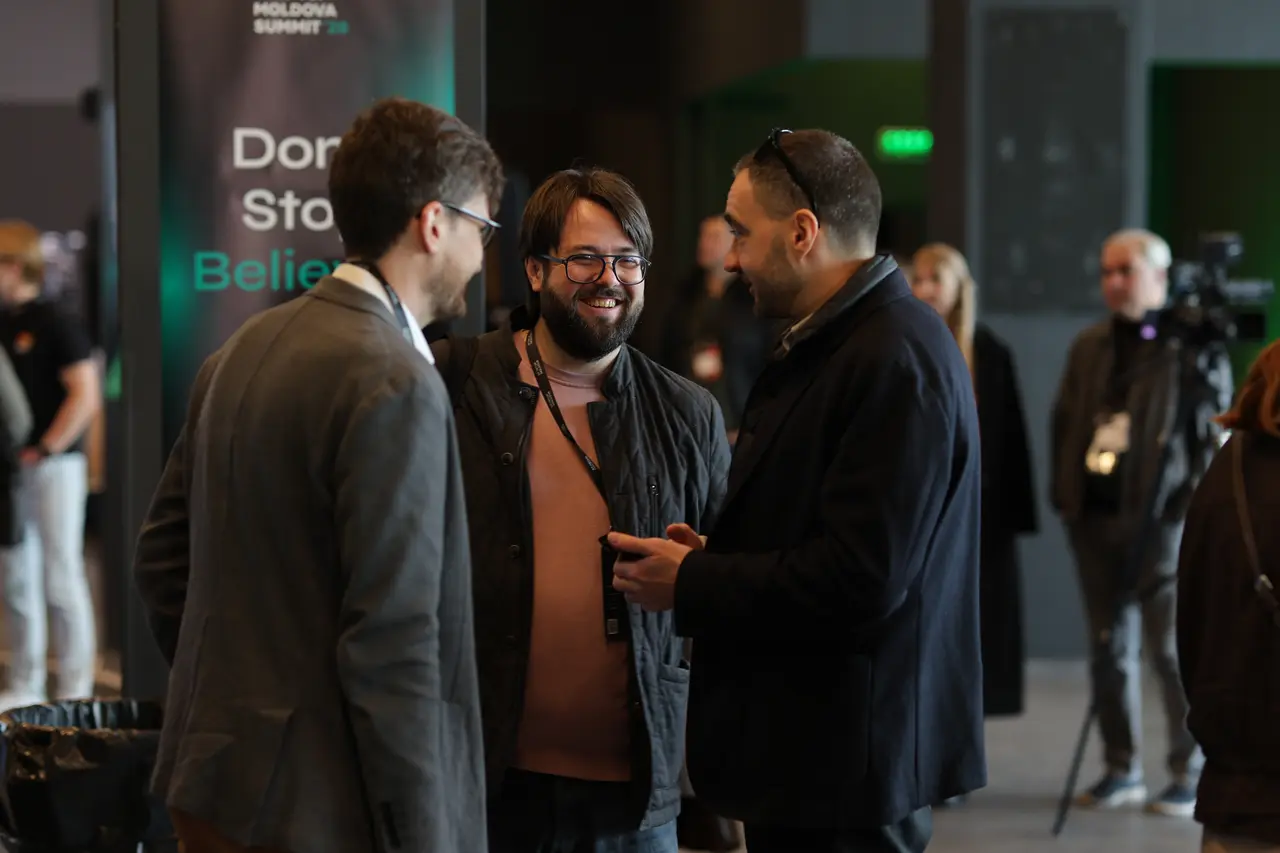 Networking conversation at the venue
